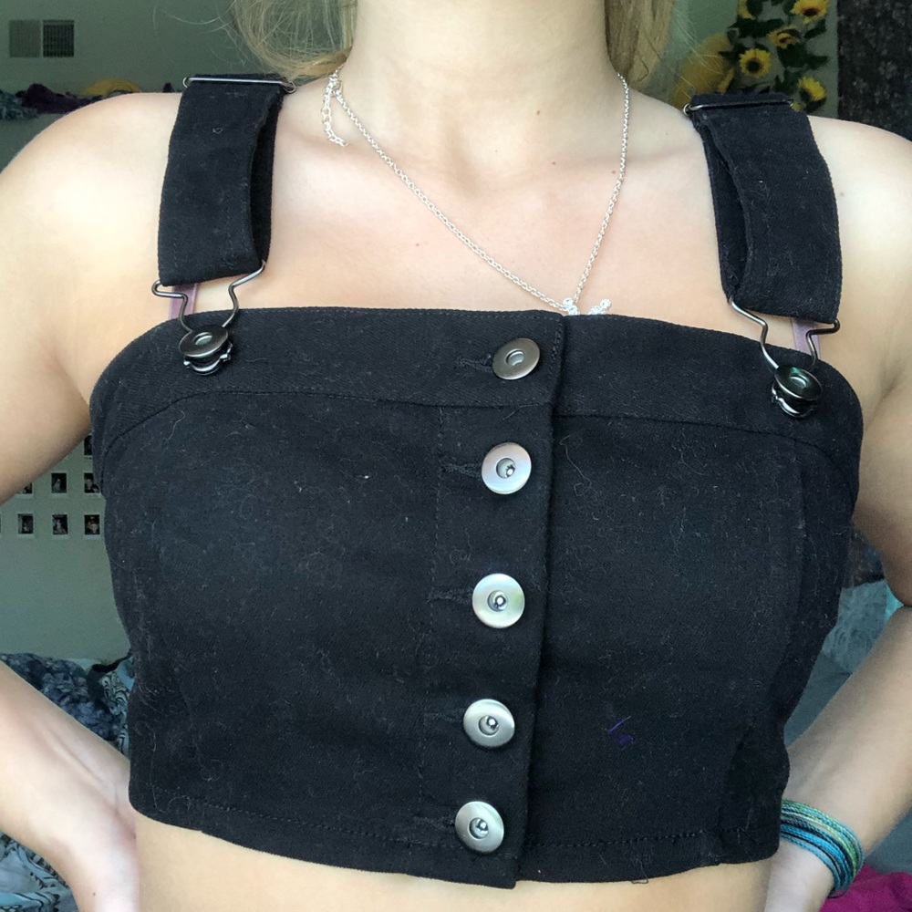 Kendall & Kylie black crop top